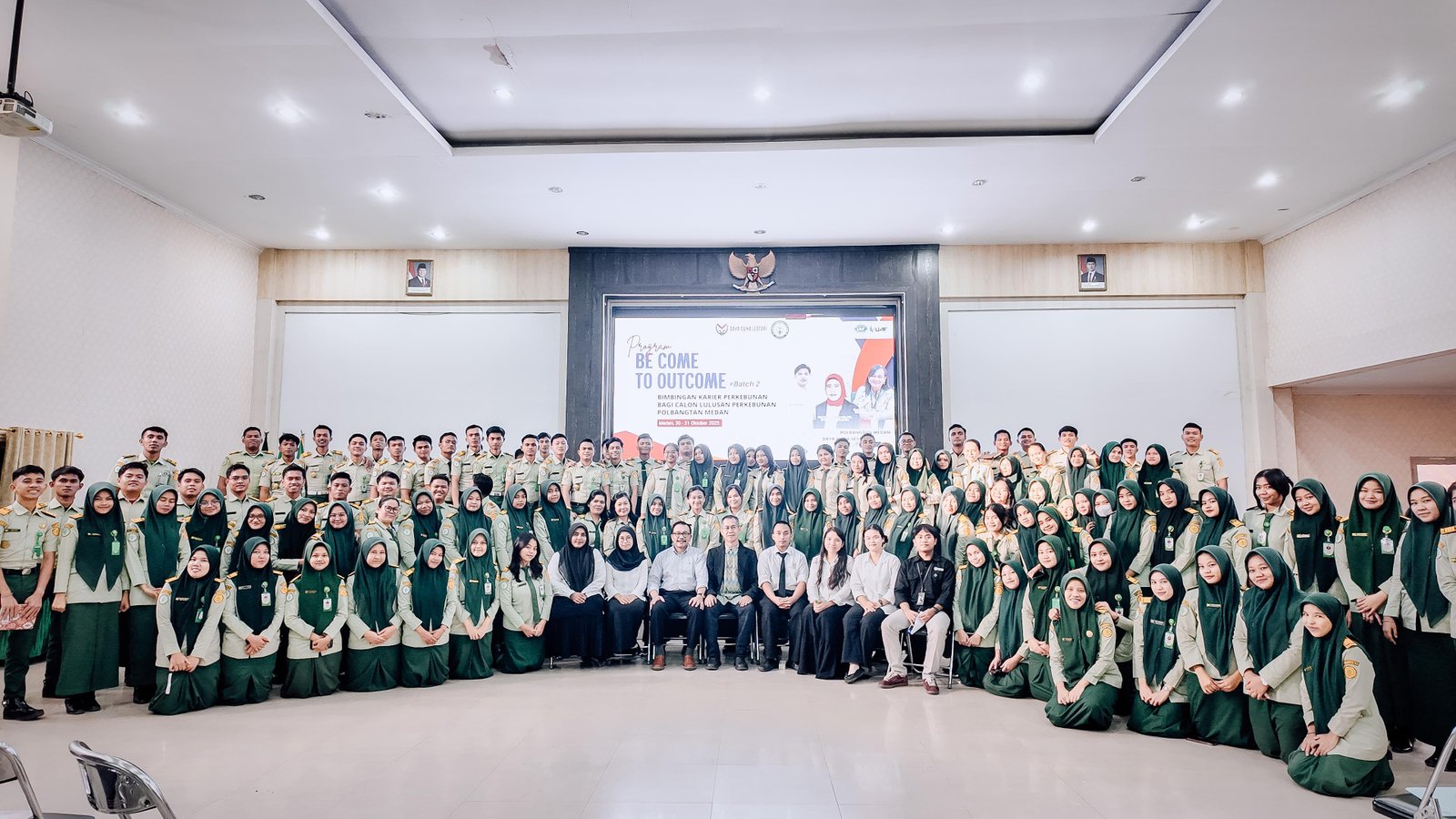 Program pengembangan karier “Become to Outcome” Batch 2 resmi dilaksanakan pada Kamis (30/10/2025) bertempat di Aula Politeknik Pembangunan Pertanian (Polbangtan) Medan. 