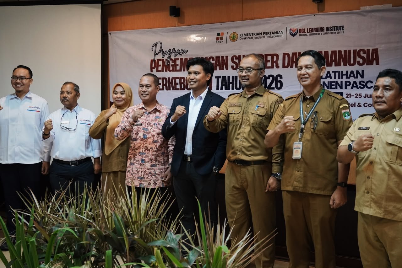 30 Pekebun Lebak Ikuti Pelatihan Panen dan Pascapanen Sawit yang Didukung BPDP, Ditjenbun, dan DGL Learning Institute