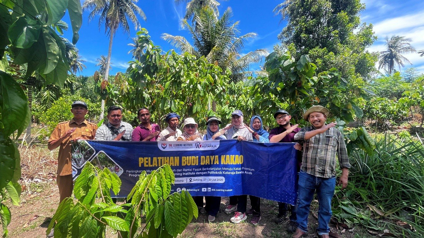 DGL Learning Institute dan Politeknik Kutaraja Gelar Pelatihan Budi Daya Kakao Langsung di Kebun Petani Sabang